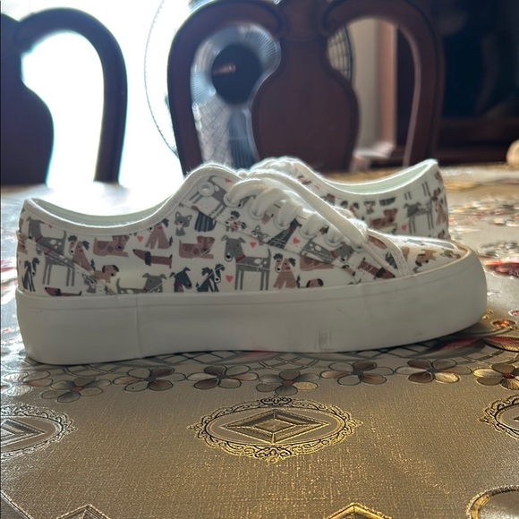 Charming Animal Print Lace-Up Sneakers - Picture 5 of 7